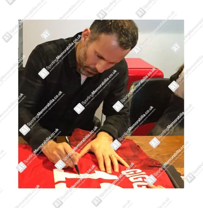 Photos Signées Manchester United – Eric Cantona Et Ryan Giggs Par Steve MC