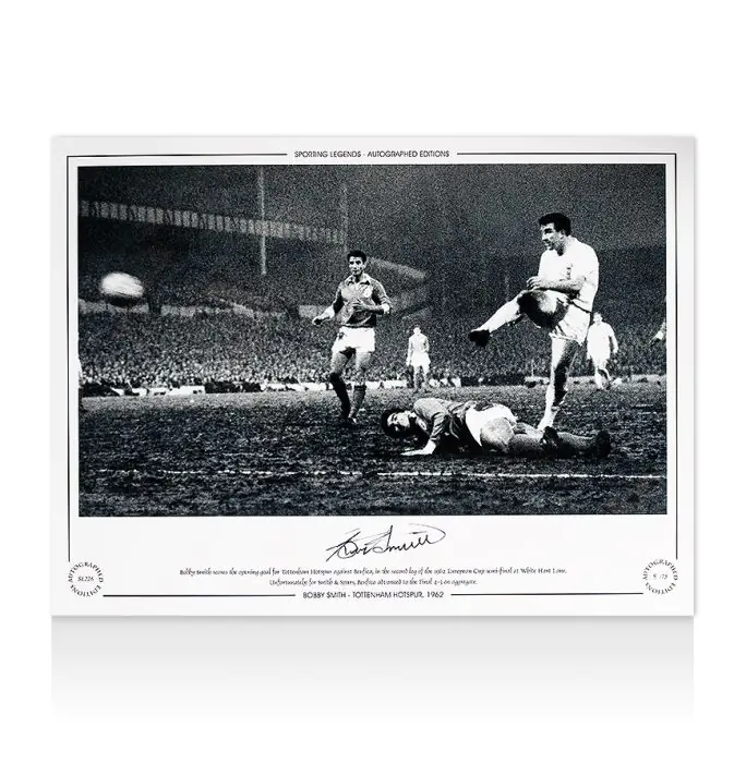 Photo Encadrée Signée Bobby Smith (Tottenham) - Autographe 1962 - Certification Privée