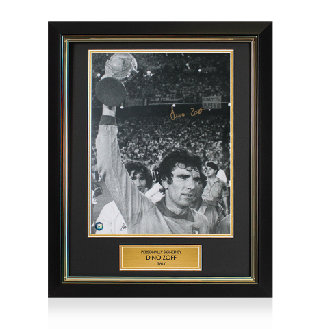 Framed Dino Zoff Signed Italy Photo - 1982 FIFA World Cup Winner: Trophy Winners Range