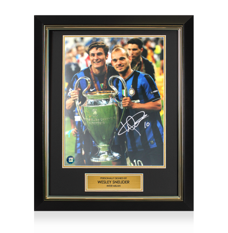 Framed Wesley Sneijder Signed Internazionale Photo - UEFA Champions League Winner: Trophy Winners Range