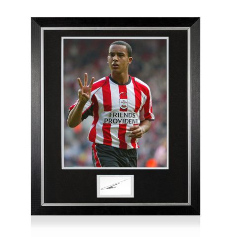 Framed Theo Walcott Autograph - Southampton