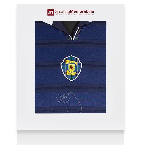 Colin Hendry Signed Scotland Shirt: Home - Gift Box