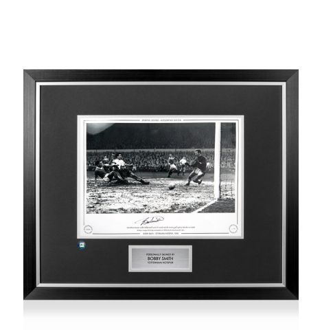 Premium Framed Bobby Smith Signed Tottenham Hotspur Photo - 1960