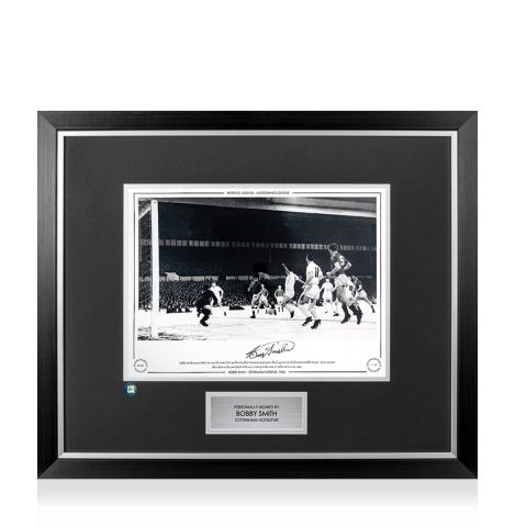 Premium Framed Bobby Smith Signed Tottenham Hotspur Photo - 1962