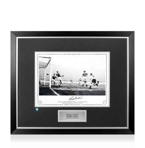Premium Framed Bobby Smith Signed Tottenham Hotspur Photo - 1961