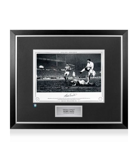 Premium Framed Bobby Smith Signed Tottenham Hotspur Photo - 1962