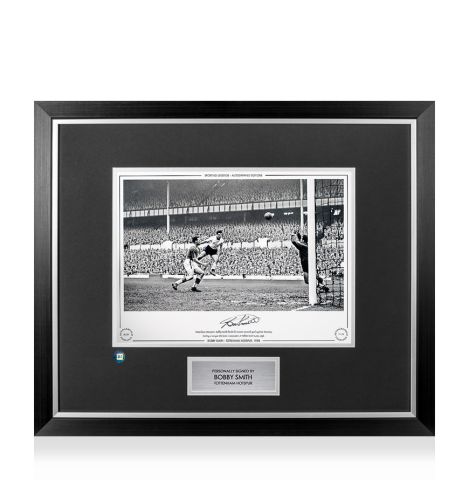 Premium Framed Bobby Smith Signed Tottenham Hotspur Photo - 1958 