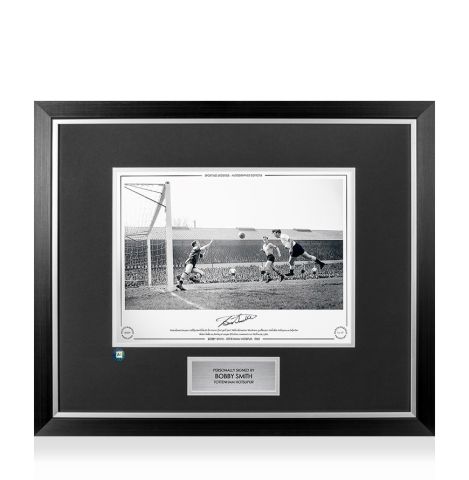 Premium Framed Bobby Smith Signed Tottenham Hotspur Photo - 1960