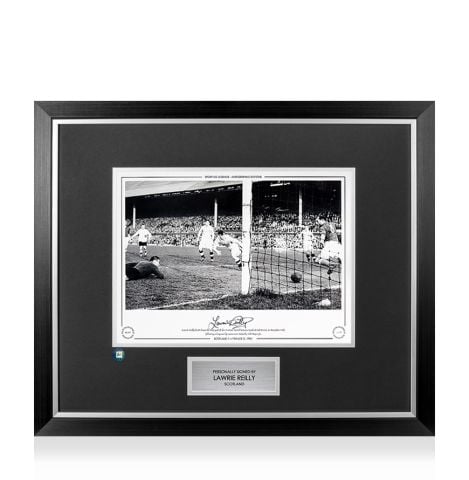 Premium Framed Lawrie Reilly Signed Scotland Photo - vs France 1951 