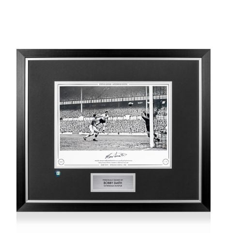 Premium Framed Bobby Smith Signed Tottenham Hotspur Photo - 1958