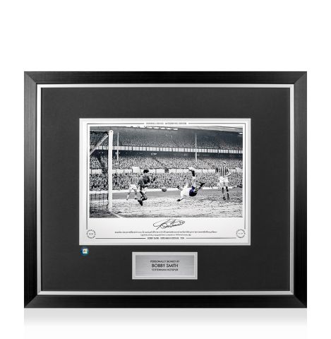 Premium Framed Bobby Smith Signed Tottenham Hotspur Photo - 1959