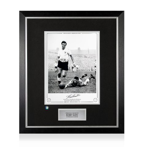 Premium Framed Bobby Smith Signed Tottenham Hotspur Photo - 1961