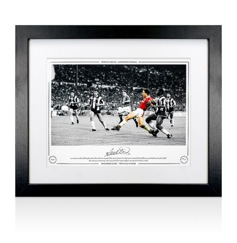 Framed Lee Martin Signed Manchester United Photo - 1990 FA Cup Goal 