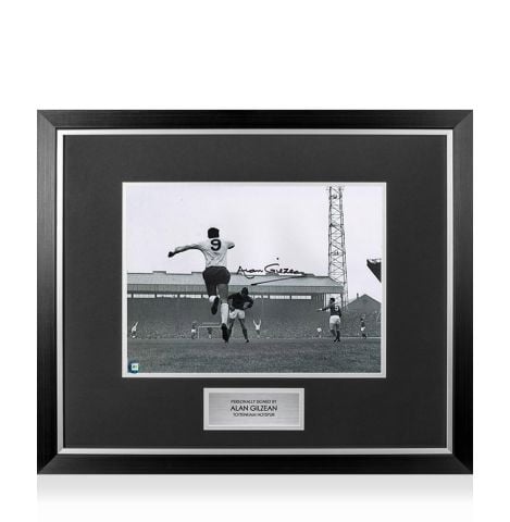 Premium Framed Alan Gilzean Signed Tottenham Hotspur Photo - Number 9