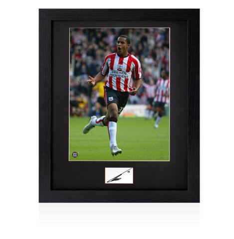 Framed Theo Walcott Signed Card - Southampton