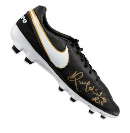 ronaldinho-signed-football-