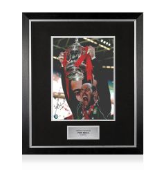 Premium Framed Pepe Reina Signed Liverpool Photo - FA Cup Winner